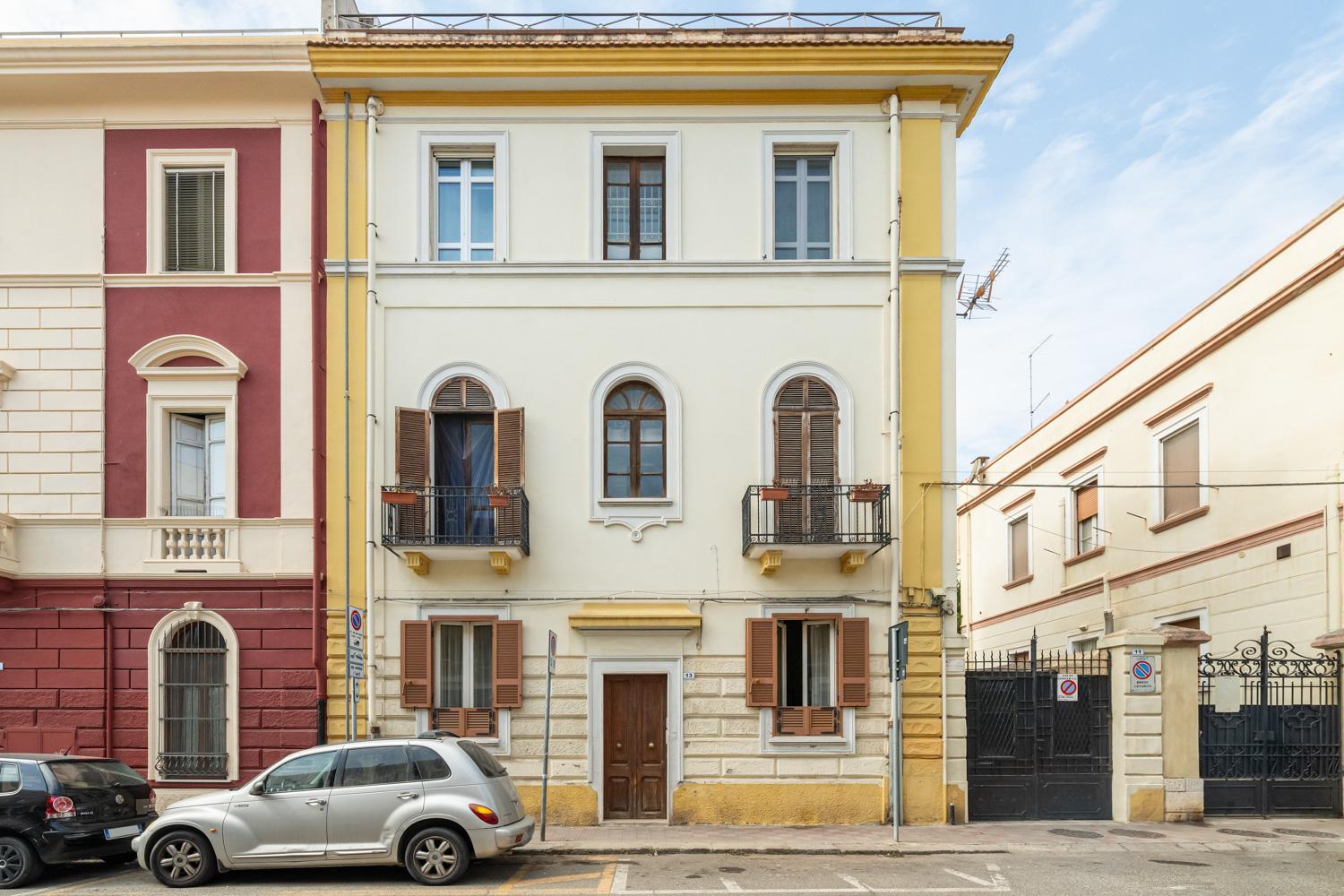 Апартаменти Greta House San Benedetto Кальярі Екстер'єр фото
